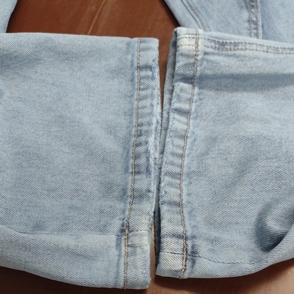 SAIGE Stylish Light Blue Barrel Leg or Wide Leg Jeans - Picture 12 of 16